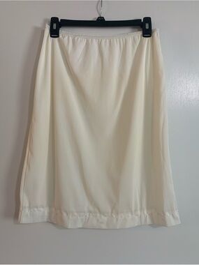 Vintage NWOT 1960s Large 23.5” Cream Esprit Nylon Half Slip Shadow Panel